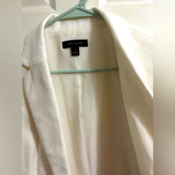ANN TAYLOR White blazer - Picture 3 of 4